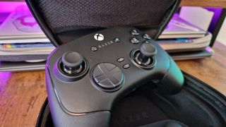 A closer look at the Razer Wolverine V3 Pro review in its case