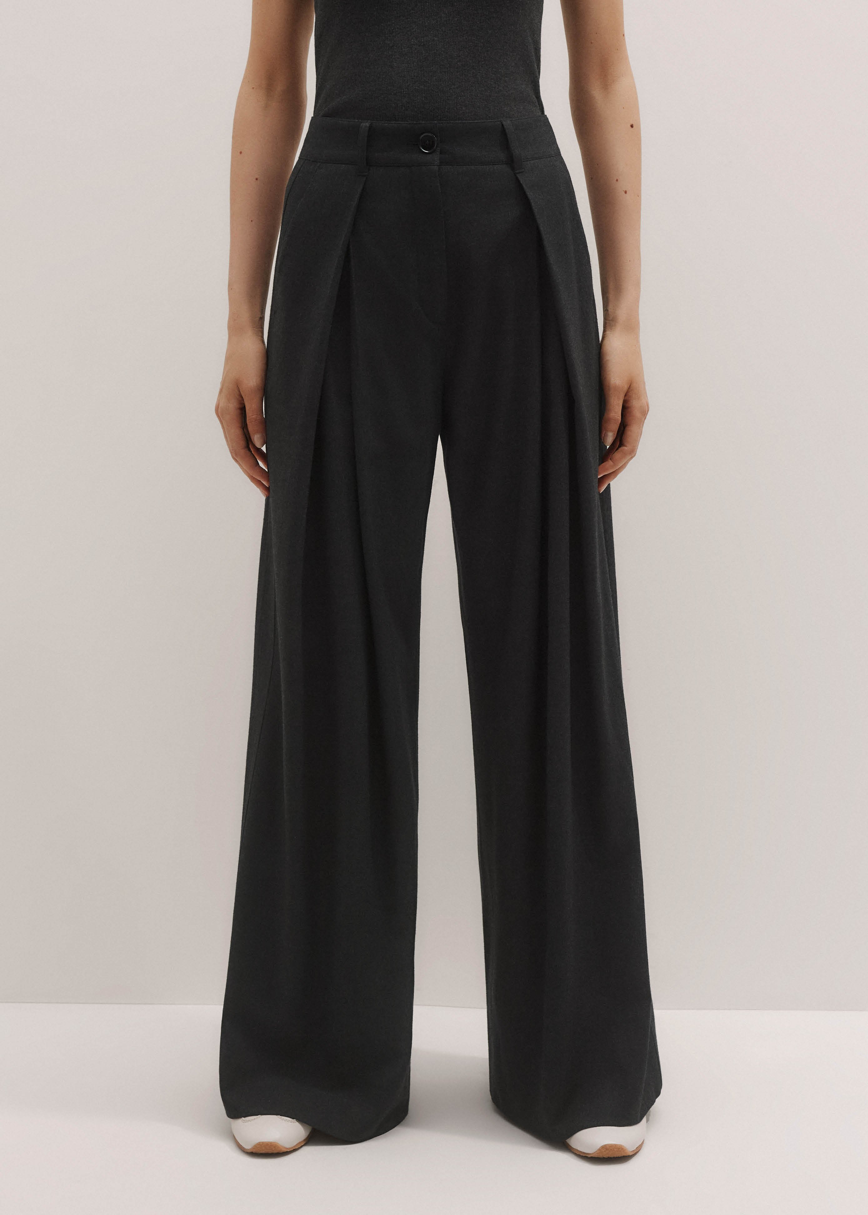 Wide-Leg Trouser