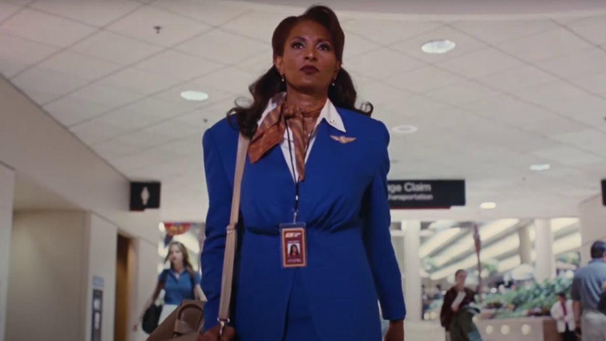 Pam Grier walking in an airport in Jackie Brown