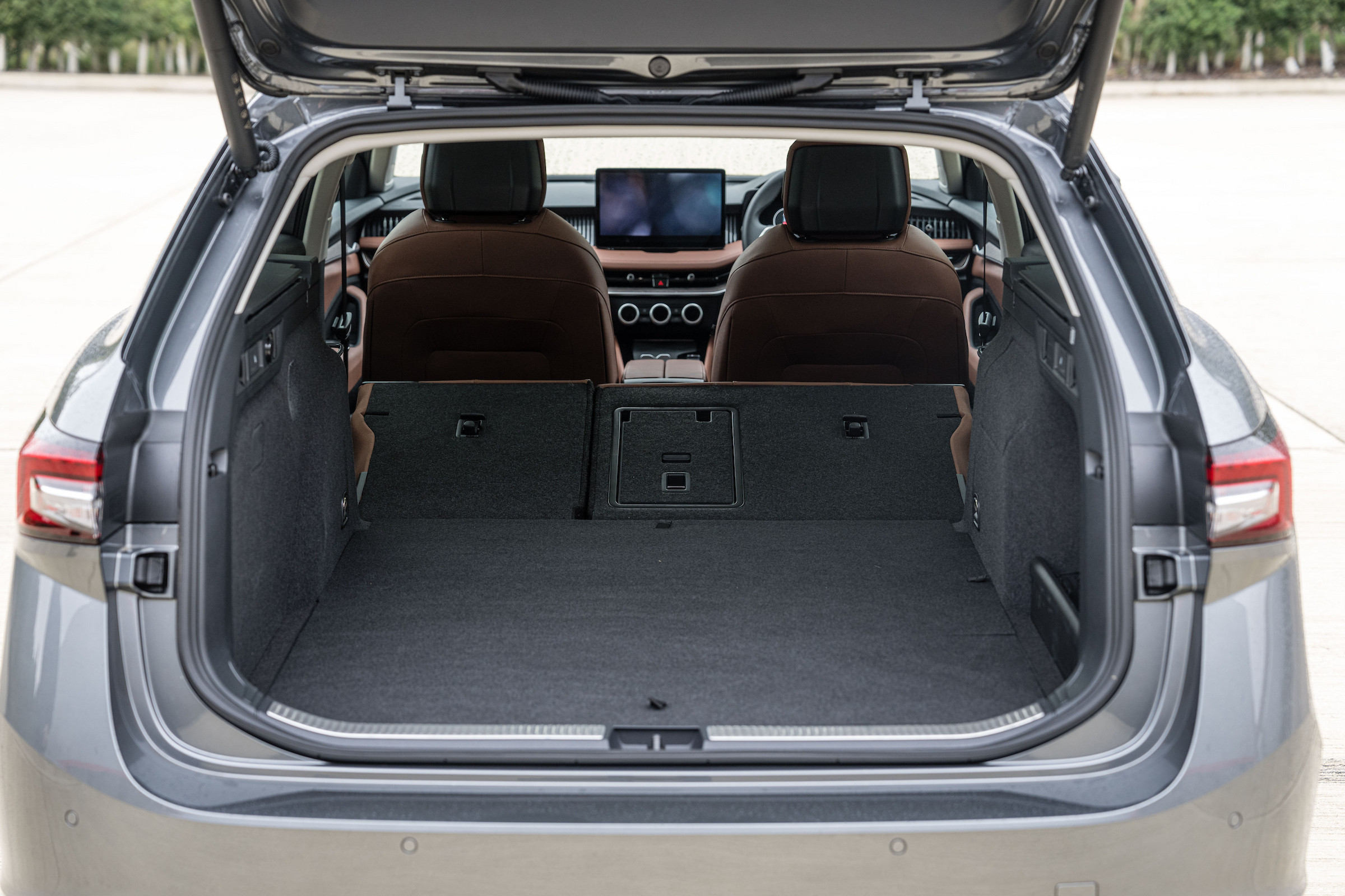 Inside the Škoda Superb Mk4 estate