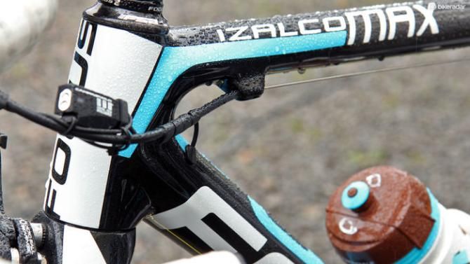 Bucking the trend, Focus has designed the Izalco Max to use either electronic or mechanical transmissions exclusively