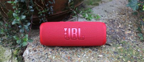 the jbl flip 6 bluetooth speaker in red
