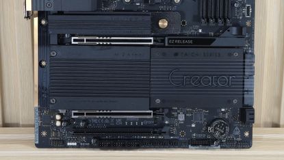 ASRock X870 Taichi Creator - bottom half