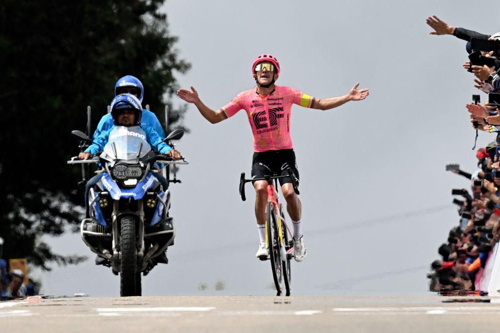 Richard Carapaz (EF Education-Easypost) wins Queen Stage at 2024 Tour of Colombia