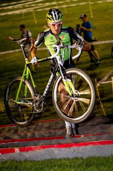 Ryan Trebon (Cannondale - Cyclocrossworld) takes the lead after a big attack.