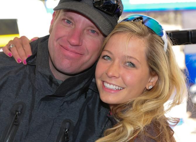 Emily Batty and Trek lead mechanic Matt Opperman before the race