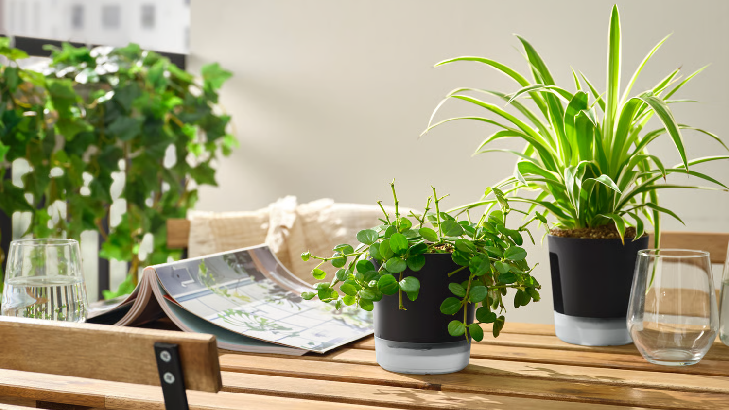 IKEA V&Aring;RDTR&Auml;D self-watering plant pots