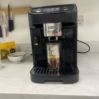 Testing the De'Longhi Magnificia Plus at the test centre