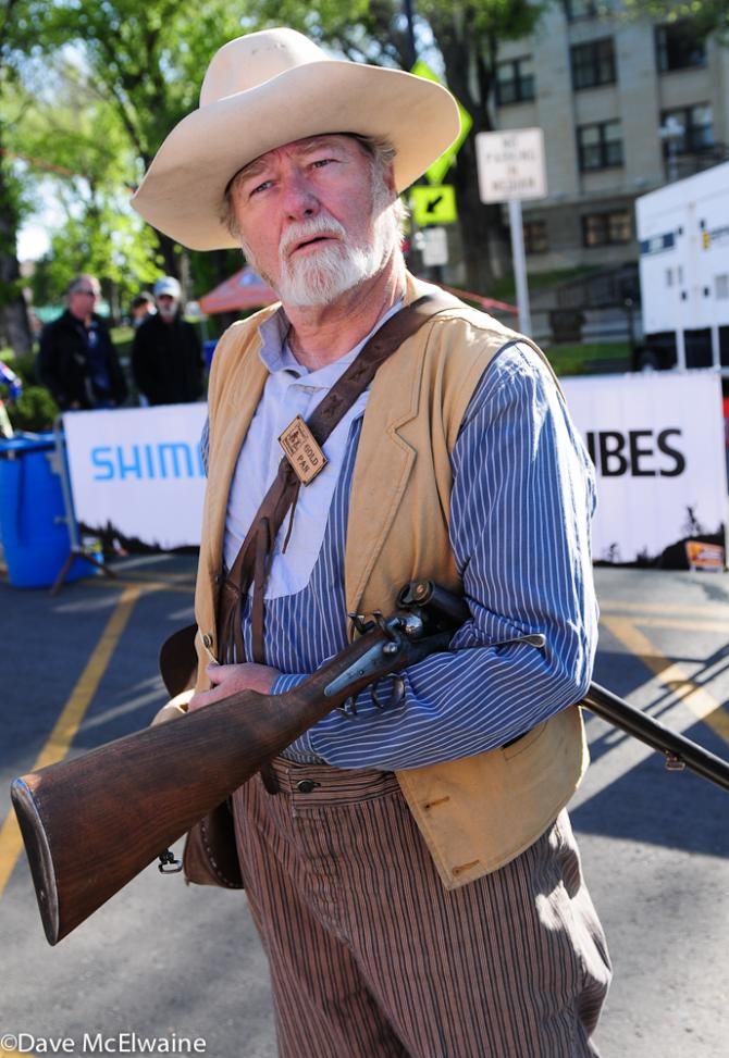 The sheriff was keeping the peace at the start