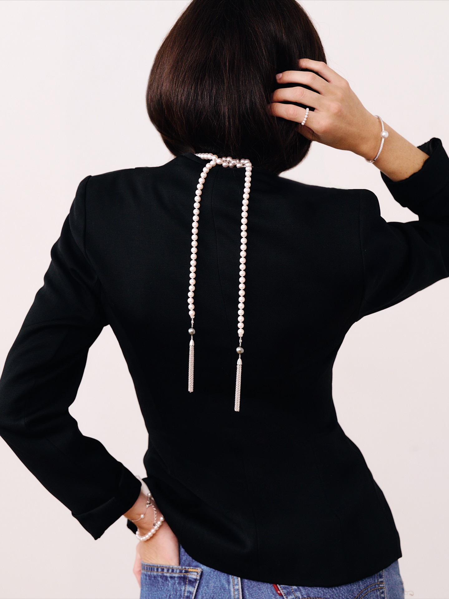 Eliza Huber wearing Mikimoto pearl jewelry.