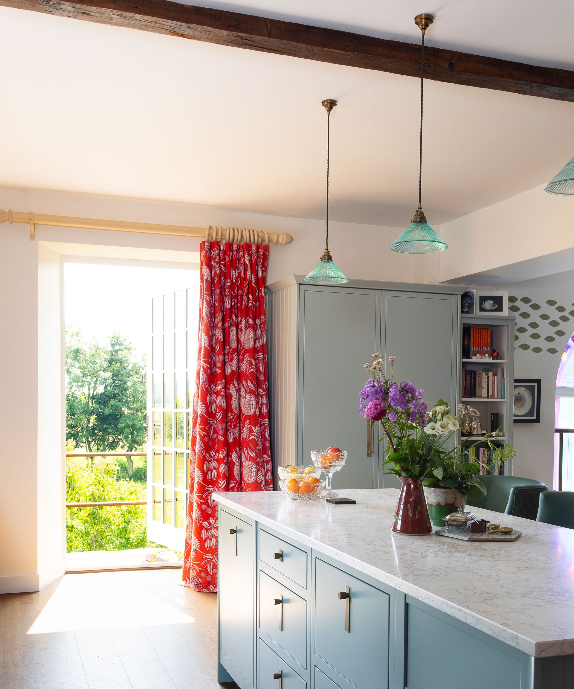 Kitchen window curtain ideas 10 looks rich in texture and style