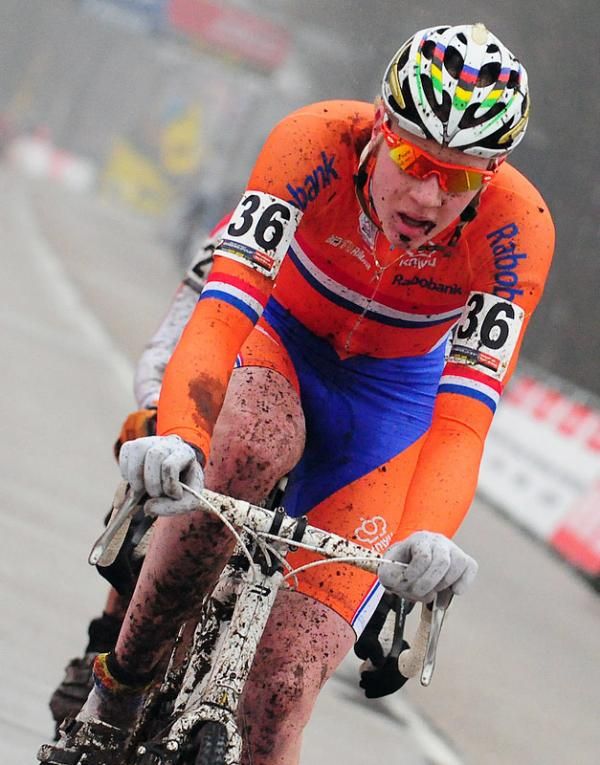 Tijmen Eising (Netherlands) riding to 6th place.