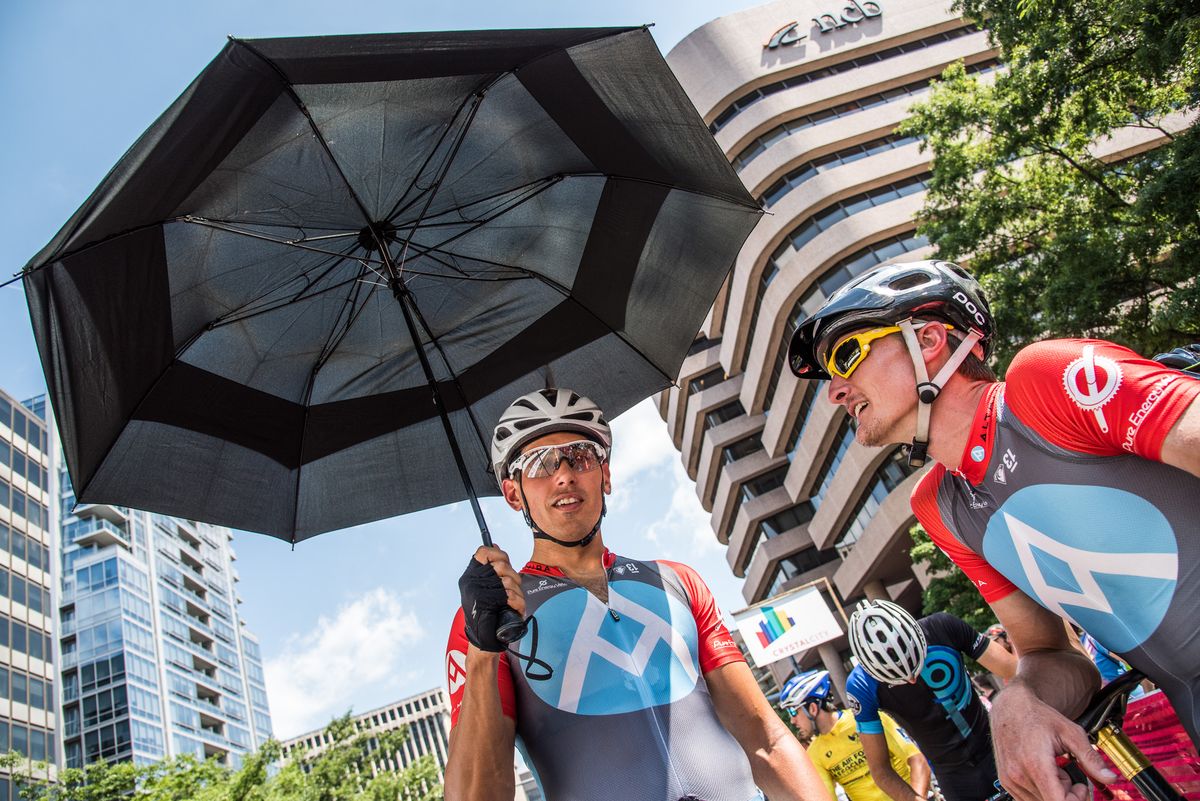 Riders try to keep cool before the start