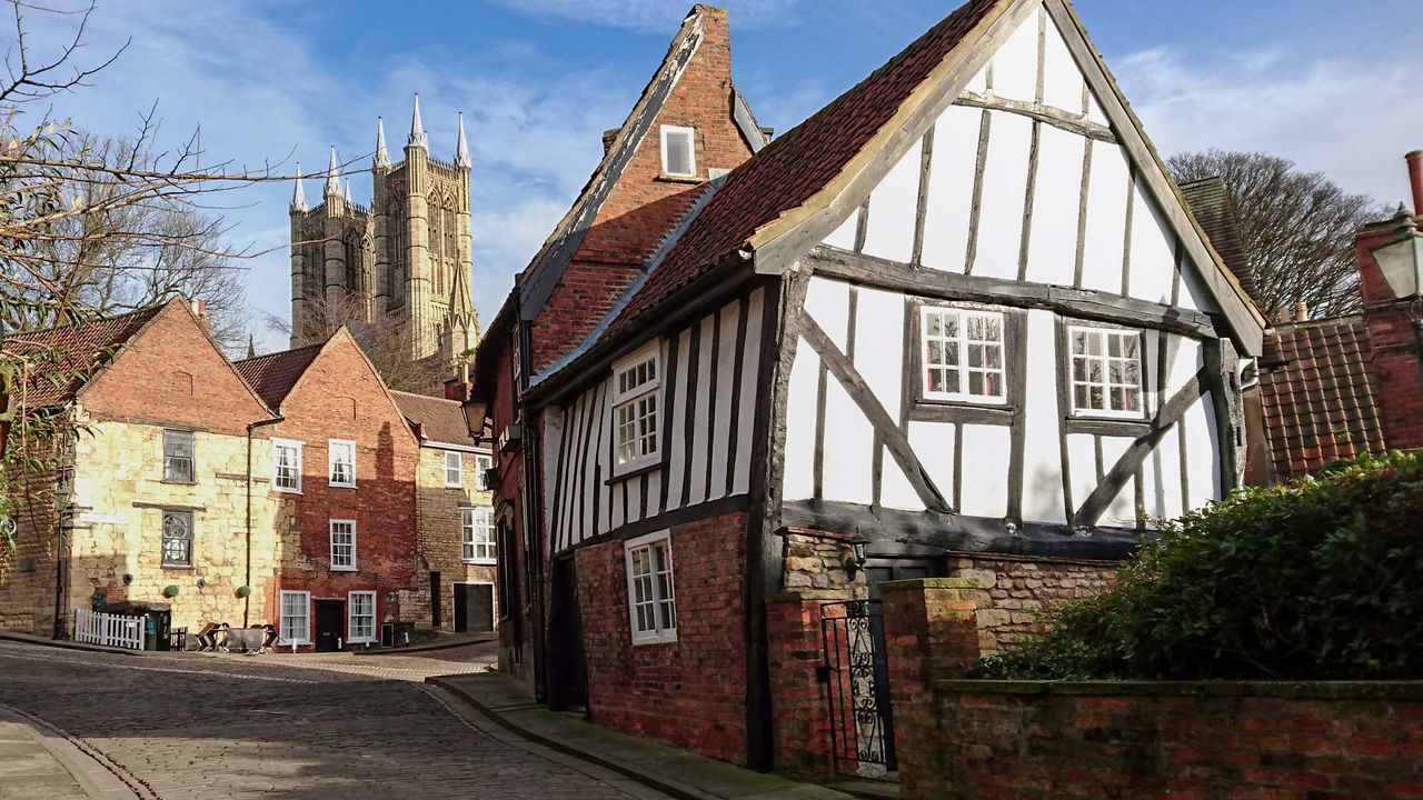 subsidence affecting timber frame house