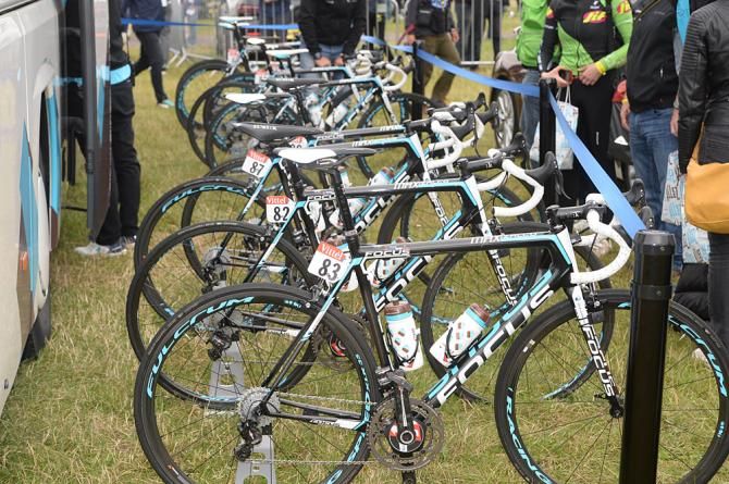 AG2R La Mondiale is uniform on one model: the Focus Izalco