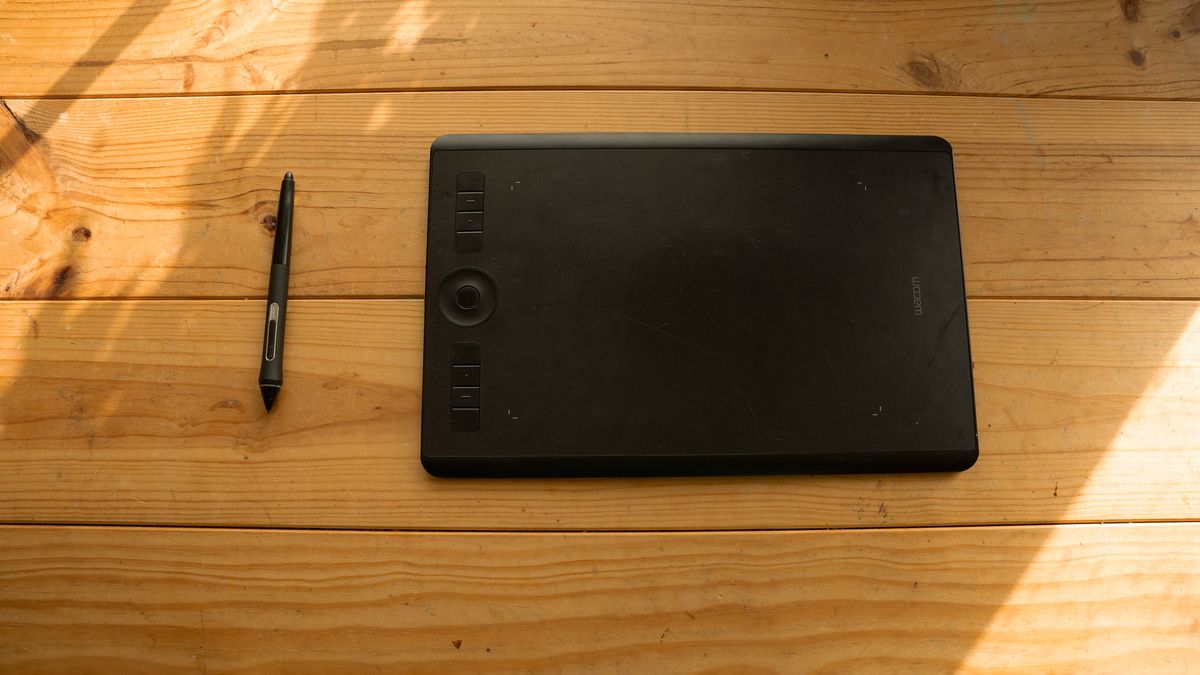 Wacom Intuos Pro Bluetooth Creative Pen Tablet, Medium, Black PTK670K0A