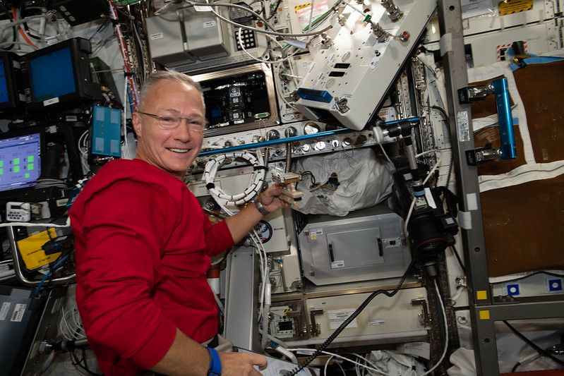 expedition 63 doug hurley