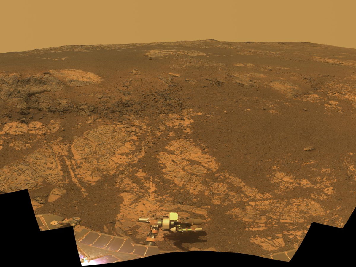 Opportunity on Martian &#039;Matijevic Hill&#039;