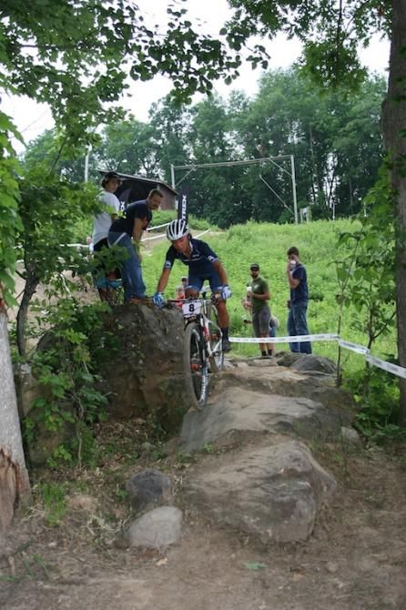 Evelyn Dong (Backcountry.com) in the lead