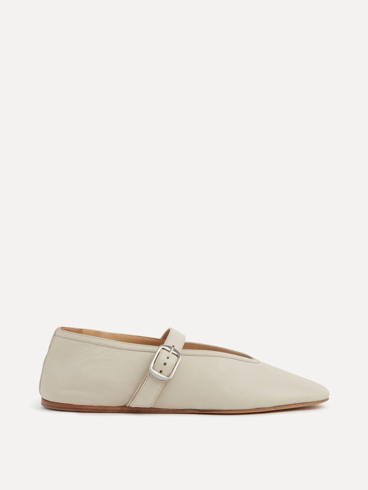 Le Monde Beryl, Stella Slipper