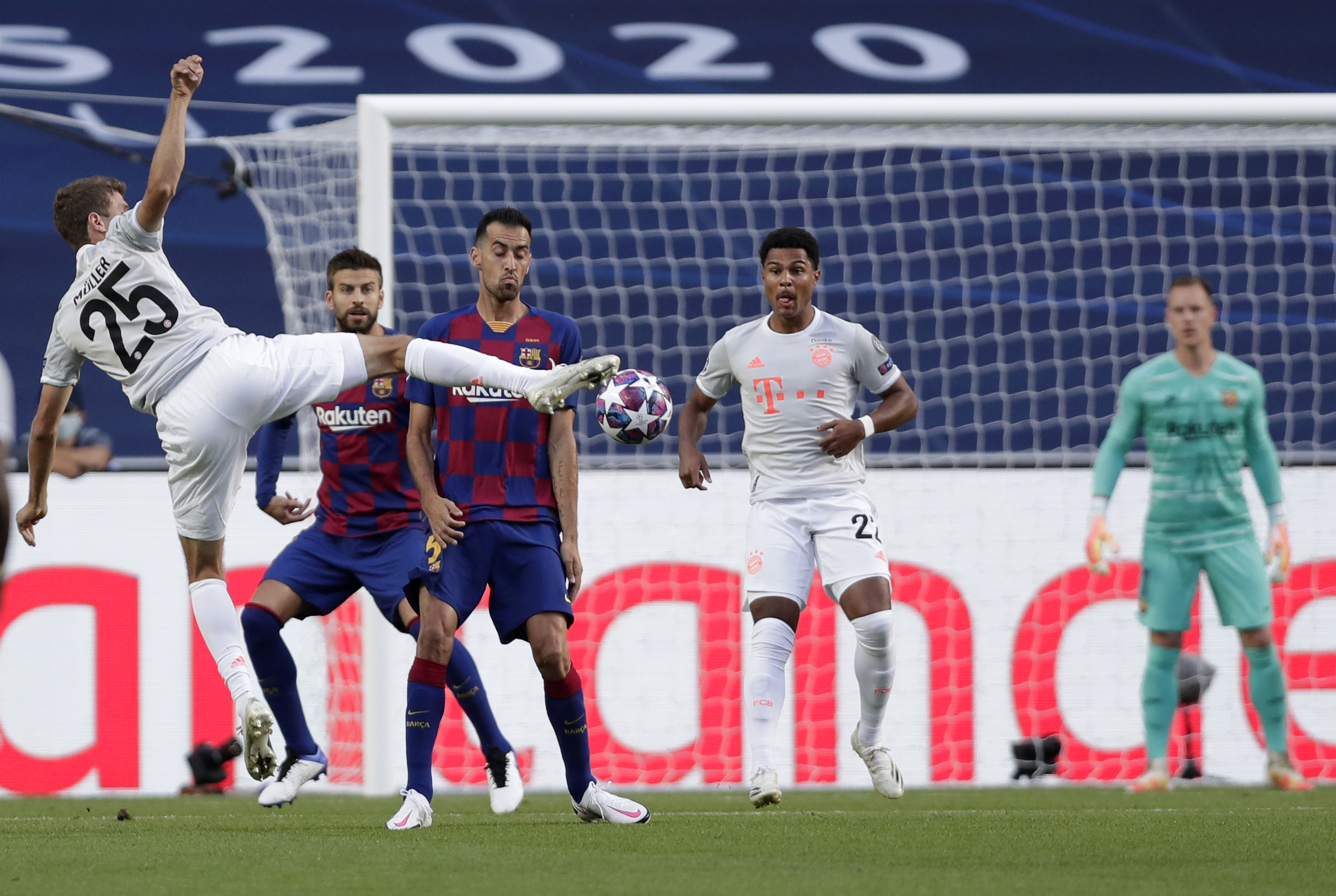 Thomas Mueller scored twice in an historic Bayern performance