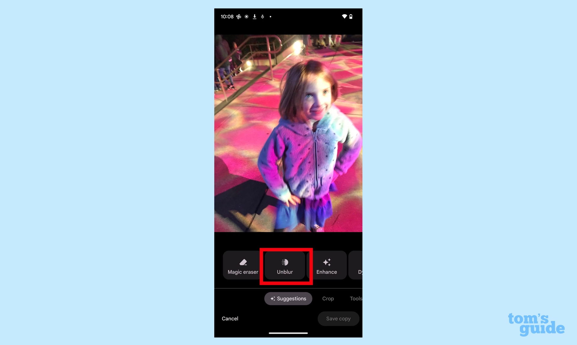 Выберите Photo Unblur из предложенных инструментов в Google Фото.