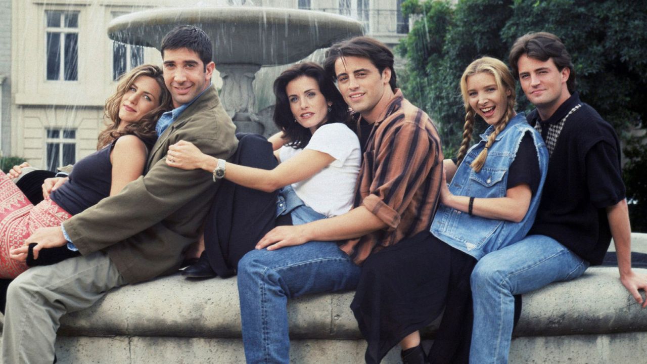 The cast of Friends pose for a photoshoot