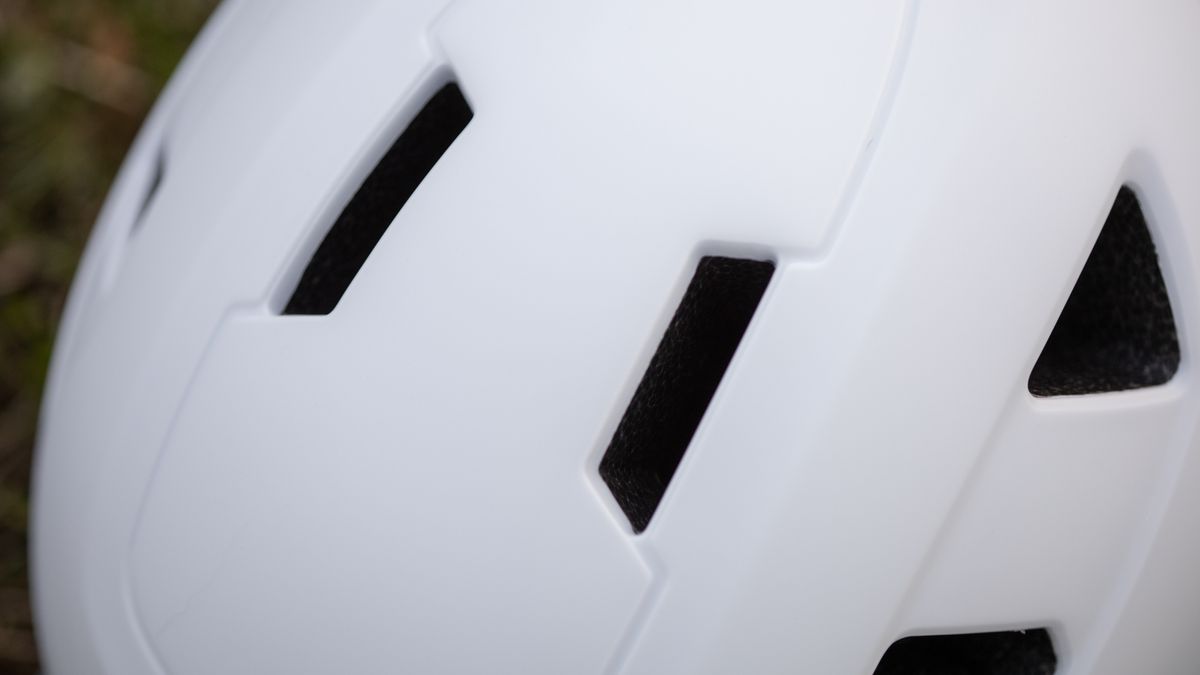Xnito e-bike helmet top vents