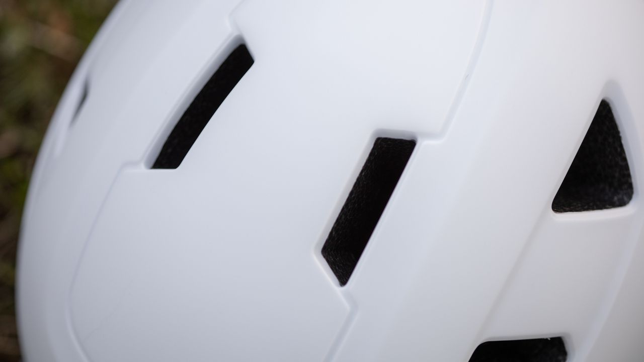 Xnito e-bike helmet top vents