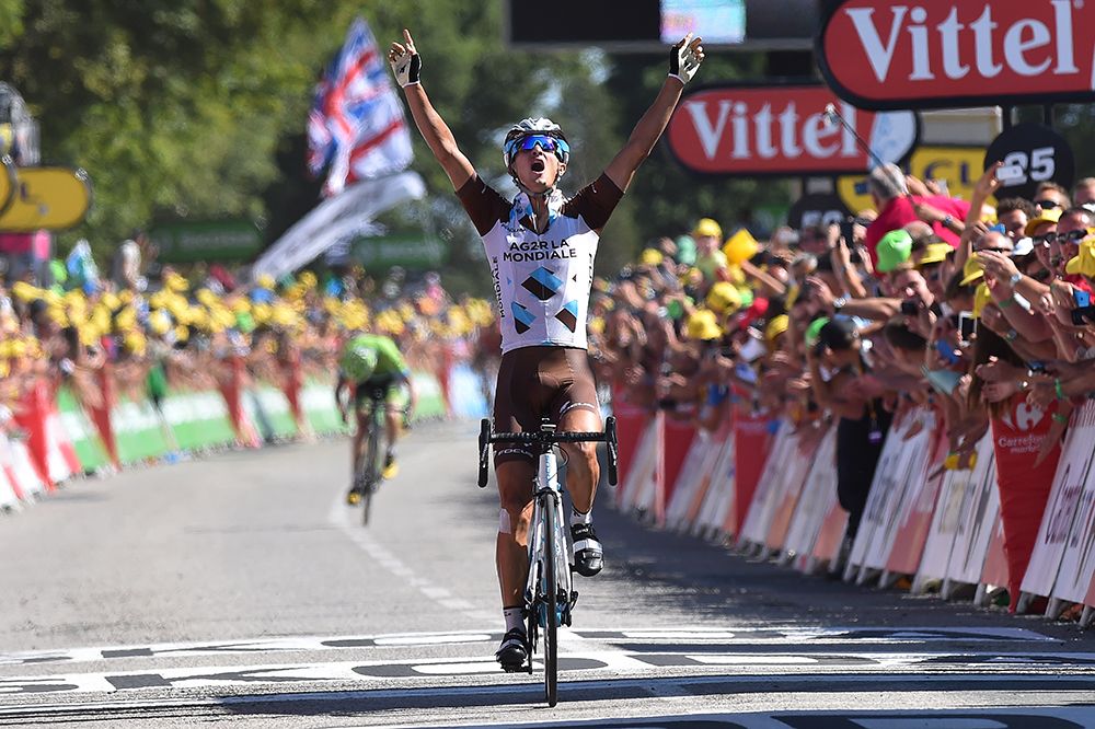 Alexis Vuillermoz (AG2R La Mondiale) wins on the M&ucirc;r de Bretagne