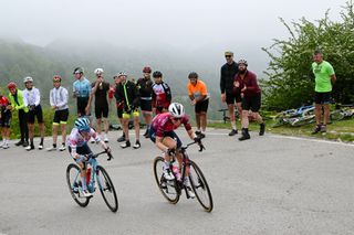 Realini and Vollering battle on the Lagos de Covadonga last year