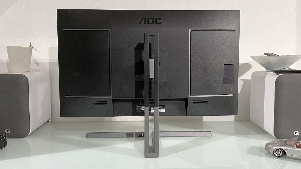 AOC Graphic Pro U32U3CV during our review