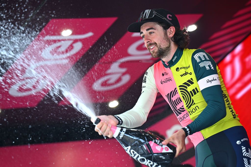 Ben Healy celebrates his stage victory at the 2023 Giro d&#039;Italia 