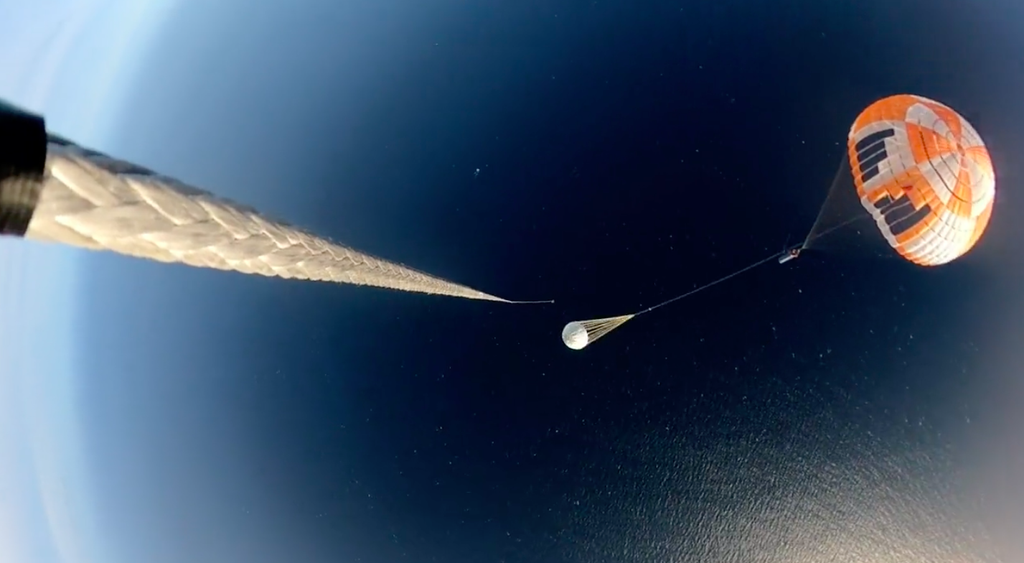 Rocket Lab catches dummy booster with a helicopter in dramatic new ...