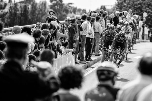 Huge crowds turn out for the team time trial in Verona