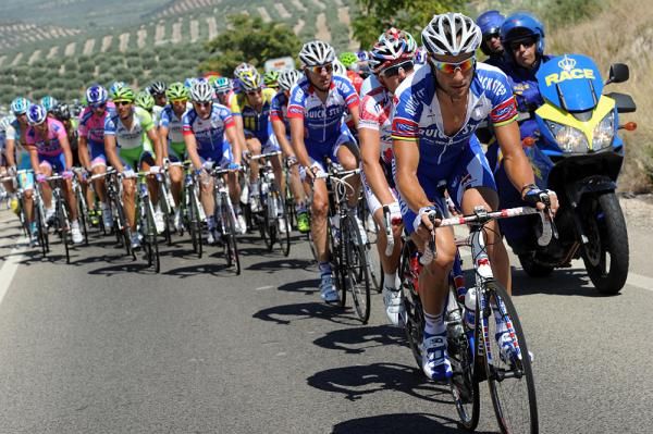 Boonen controls the breakaway for race leader Sylvain Chavanel