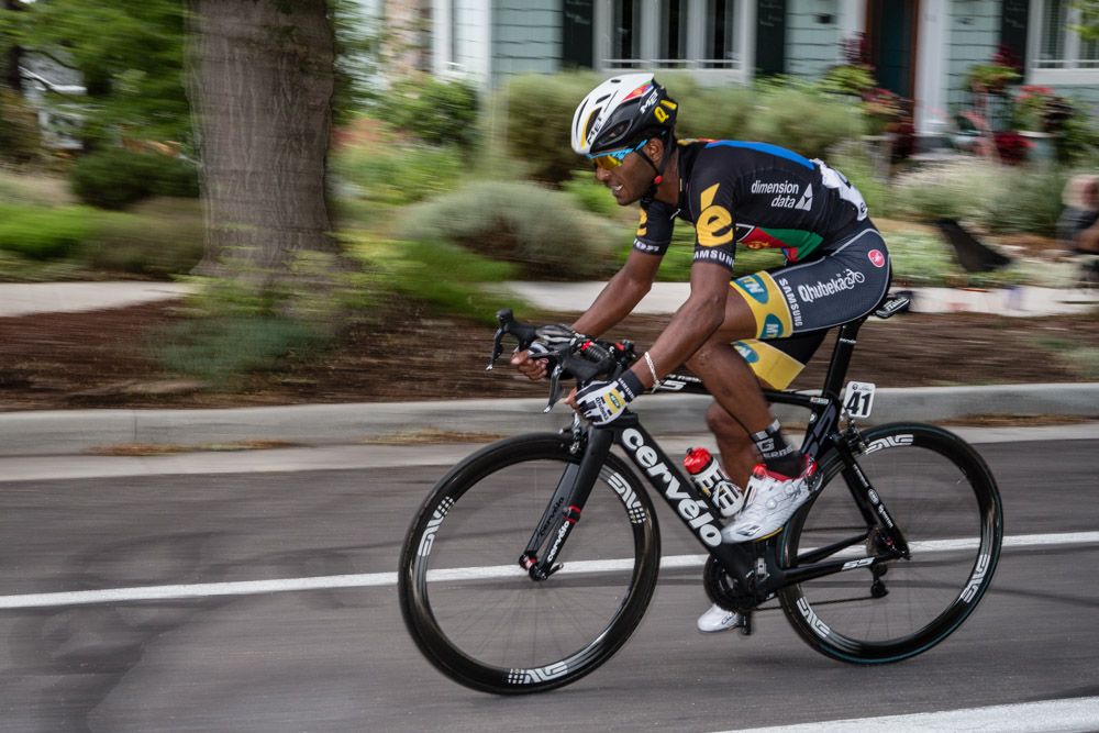 Natnael Berhane (MTN-Qhubeka) goes solo