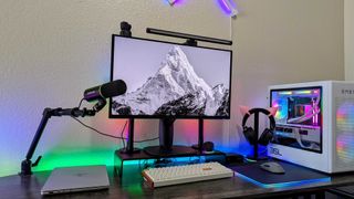 Image of the Razer Aether Standing Light Bars.