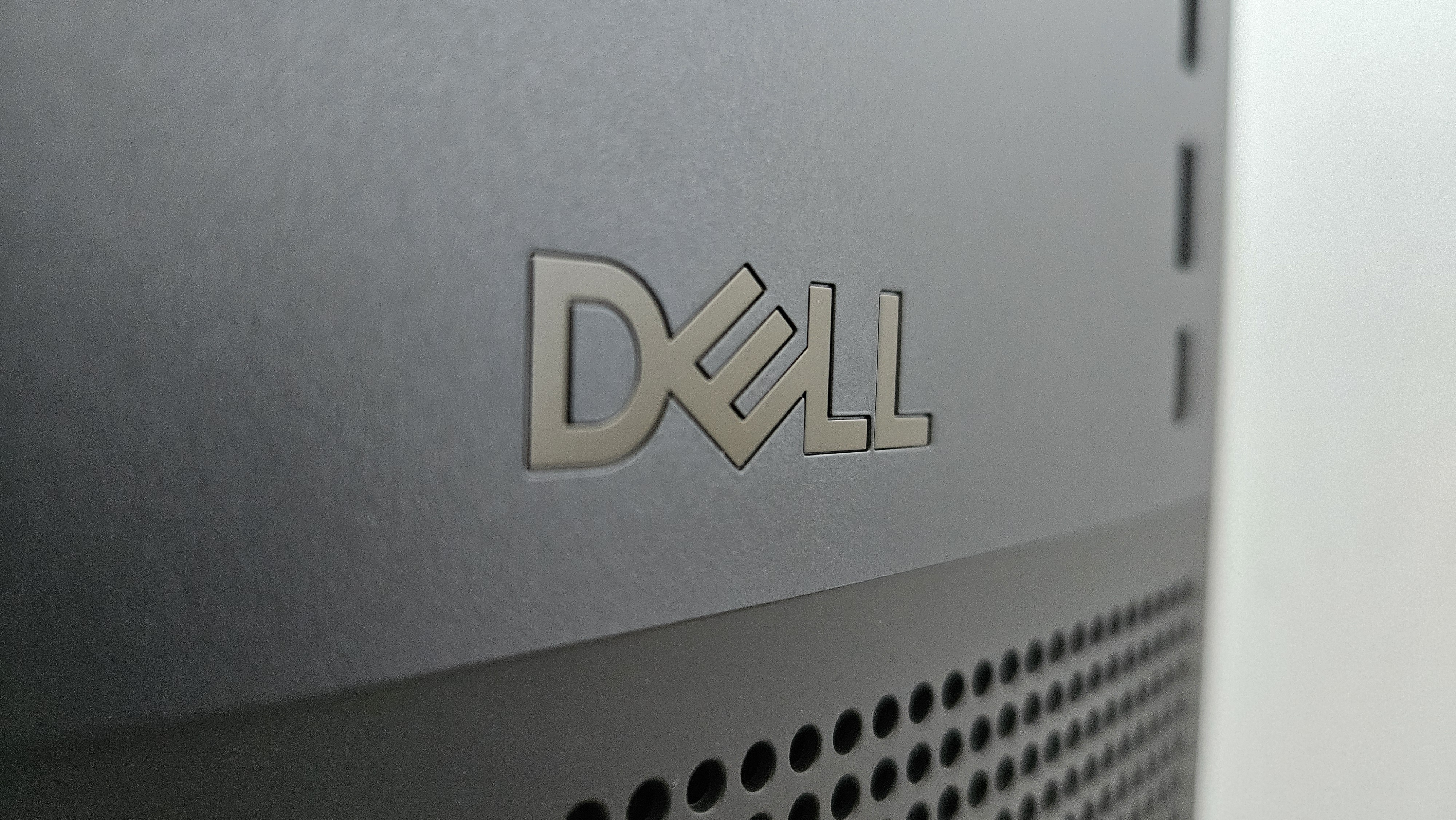 The Dell Tower Plus EBT2250 on a desk