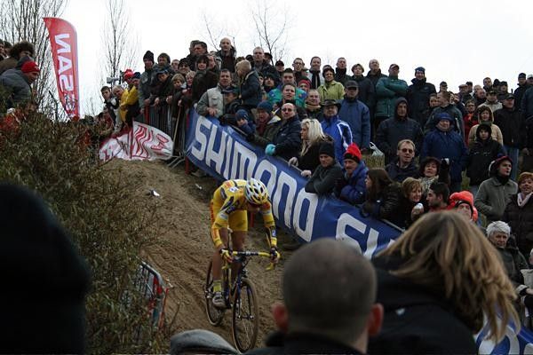 This tricky descent is always very crowded