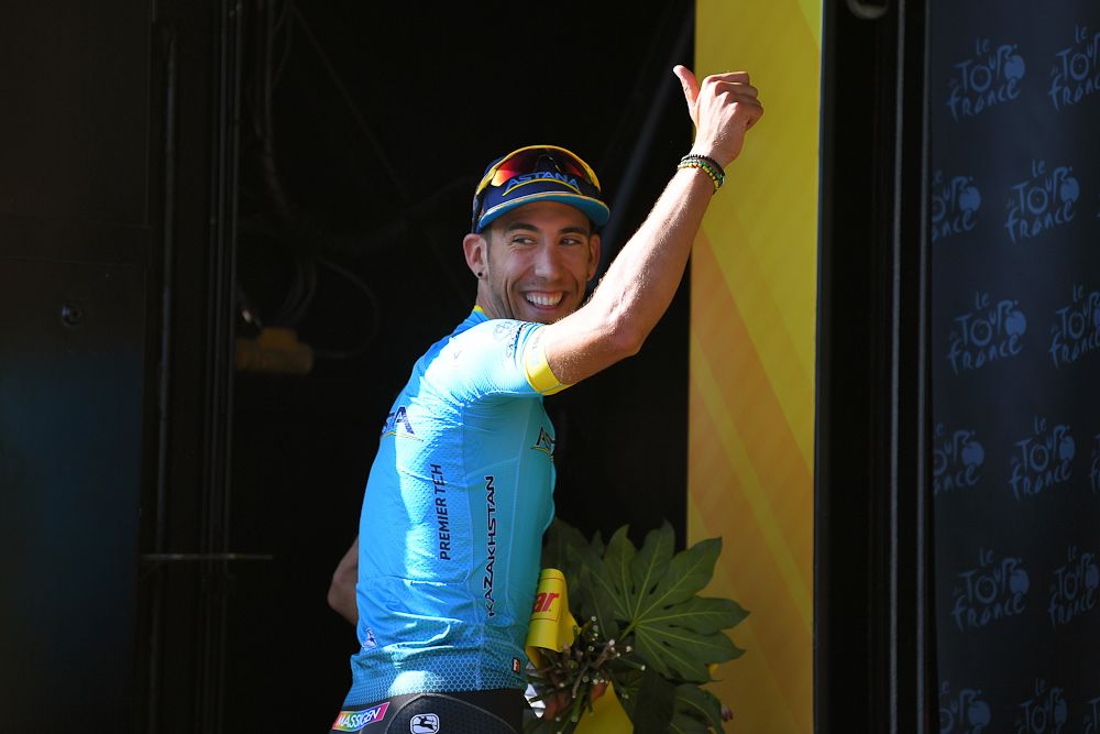 Omar Fraile on the podium after winning stage 14 at the Tour de France