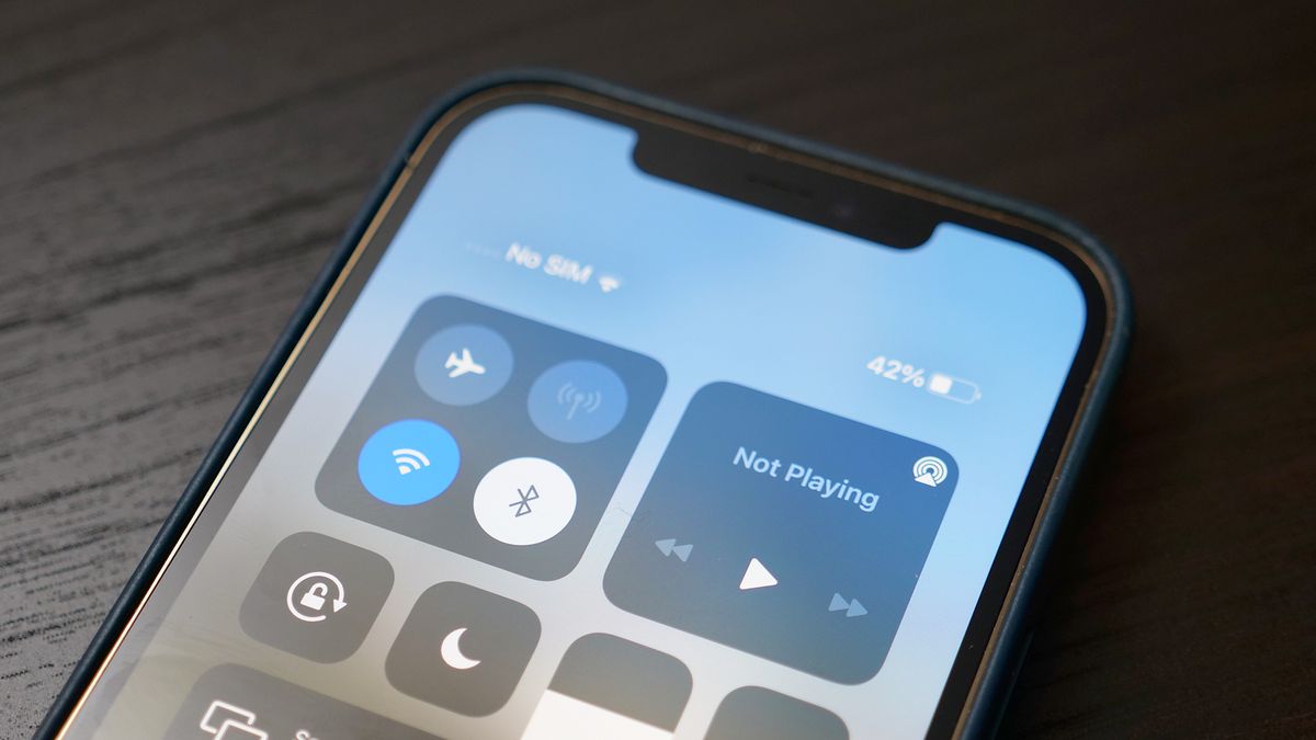 iPhone Hacks: Here's How to Fix the 4 Most Annoying iOS 16