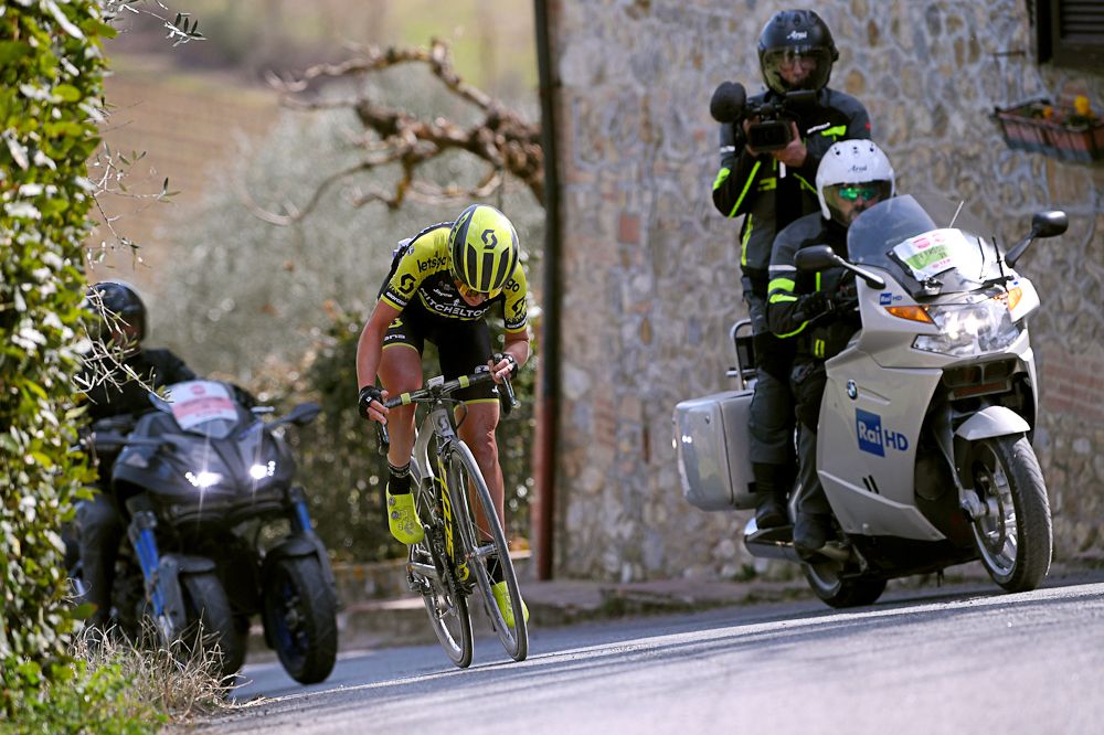 Annemiek Van Vleuten rides solo to the finish of Strade Bianche