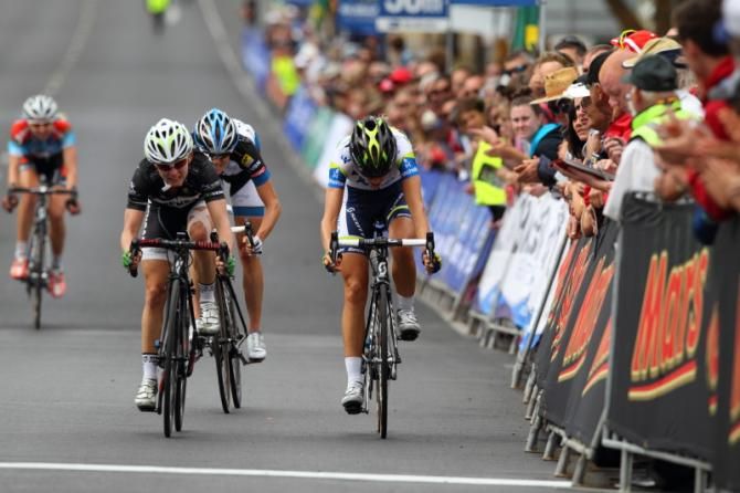 Ruth Corset (QLD) and Shara Gillow (Orica - AIS) lead the bunch sprint