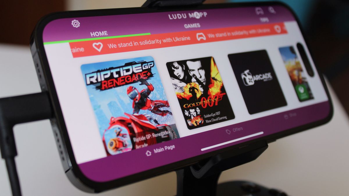 RiotPWR Cloud Gaming Controller for iOS review Potent iPhone gaming