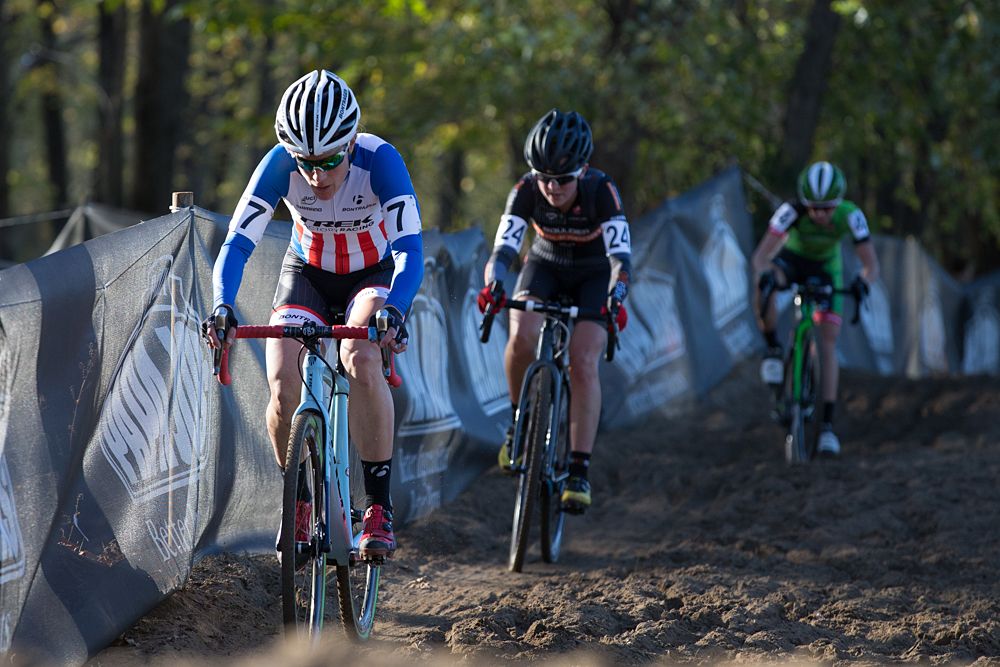 Katie Compton took over the lead midway through the Elite Women&rsquo;s race and claimed her second victory in two days