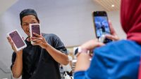 Customer getting iPhone 18 Pro on launch date in Kuala Lumpur, Malaysia - September 18, 2026
