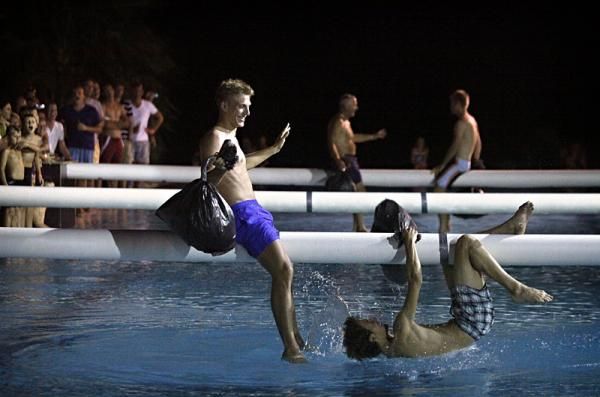 Kittel dunks his opponent