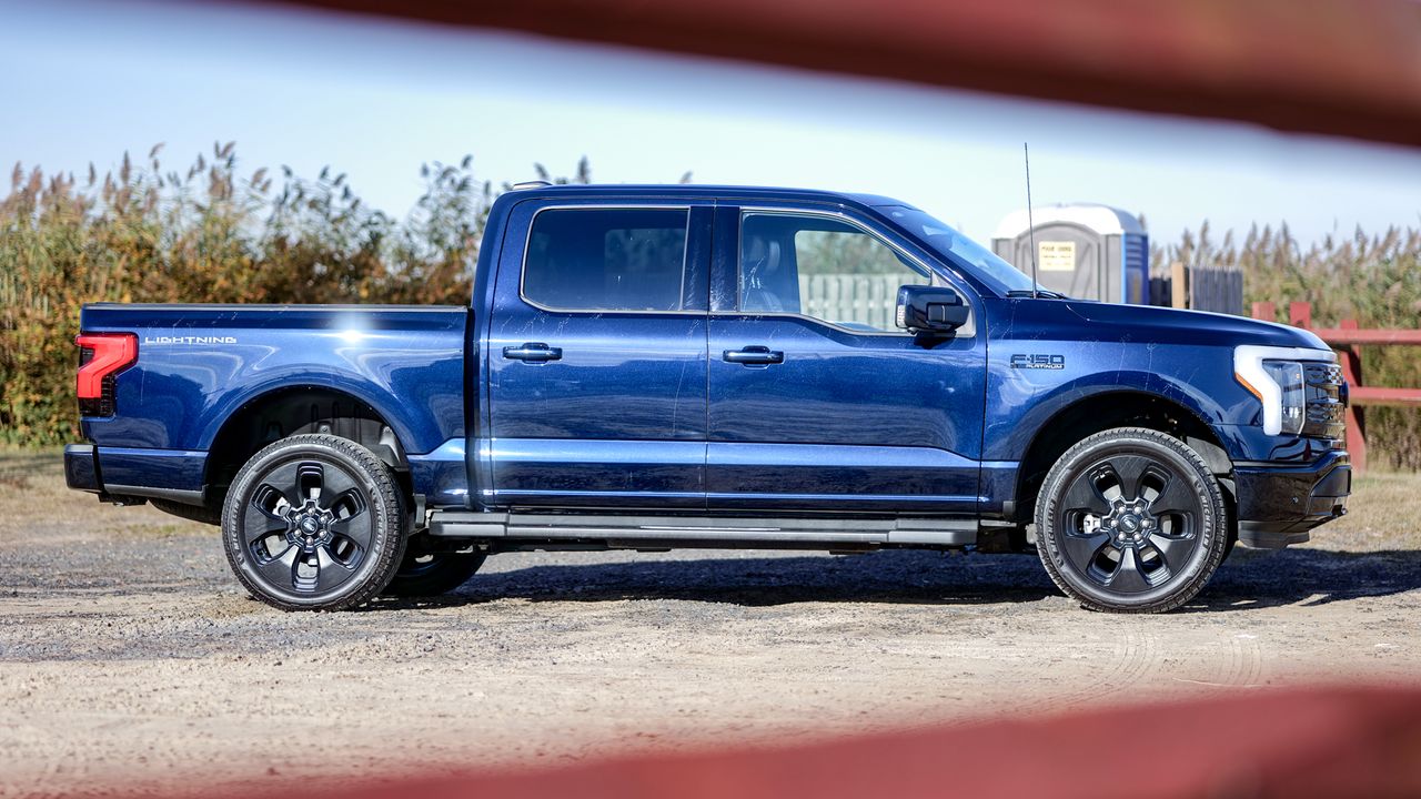 2025 Ford F-150 Lightning test drive.