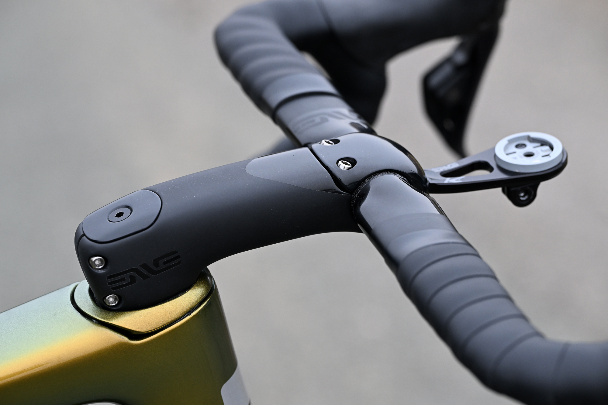 Close up of the stem and handlebar on the ENVE Fray
